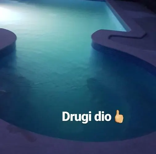 شقة Pobri ماتولي